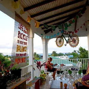  Séjour chez l'habitant Happy Hippies House